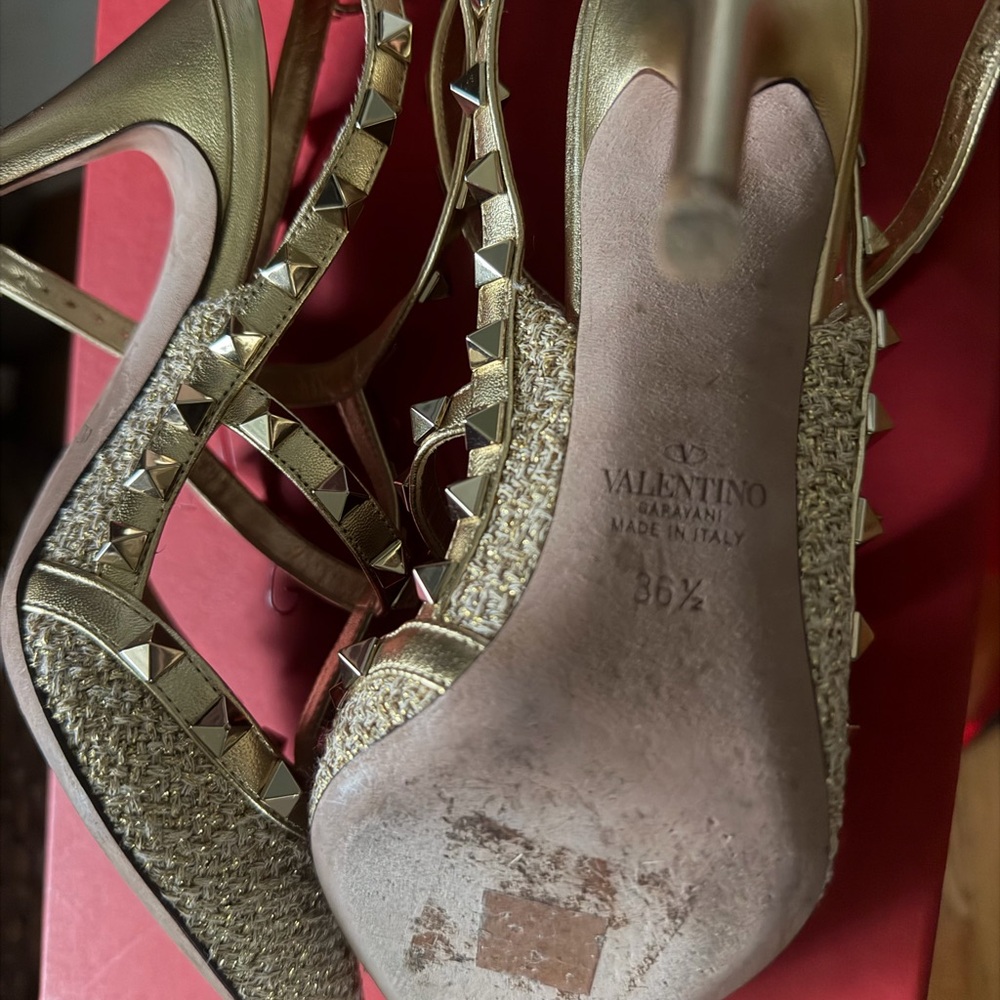 Valentino Garavani Gold and Cream Studded Heels - Picture 5 of 8